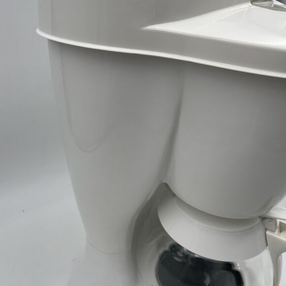 Cuisinart Automatic Grind & Brew DGB-300 10 Cup Coffee Maker - Picture 5 of 16